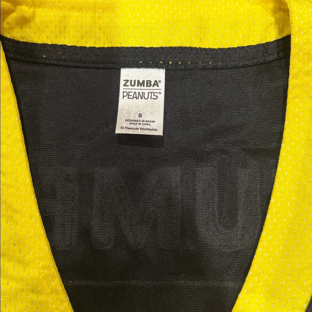 Zumba Fitness Yellow and Black Peanuts T-Shirt
35 - Picture 4 of 4